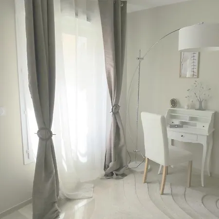 Hotel Bleu Castillet 2*